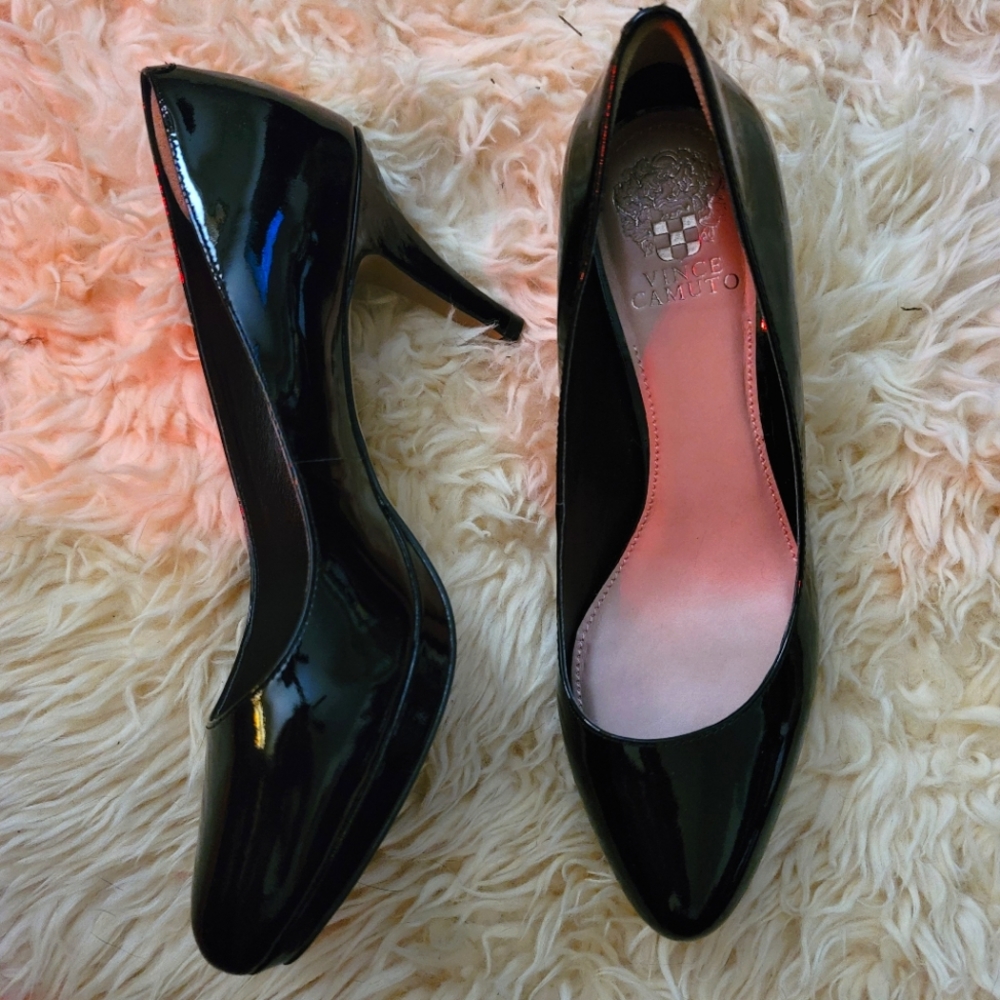 Vince Camuto shiny black 3" heels size 9 / 39